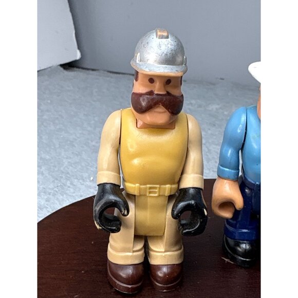 Fisher Price Husky Helpers Set 3 Figures - Construction Worker Paramedic & Injur - Picture 3 of 16